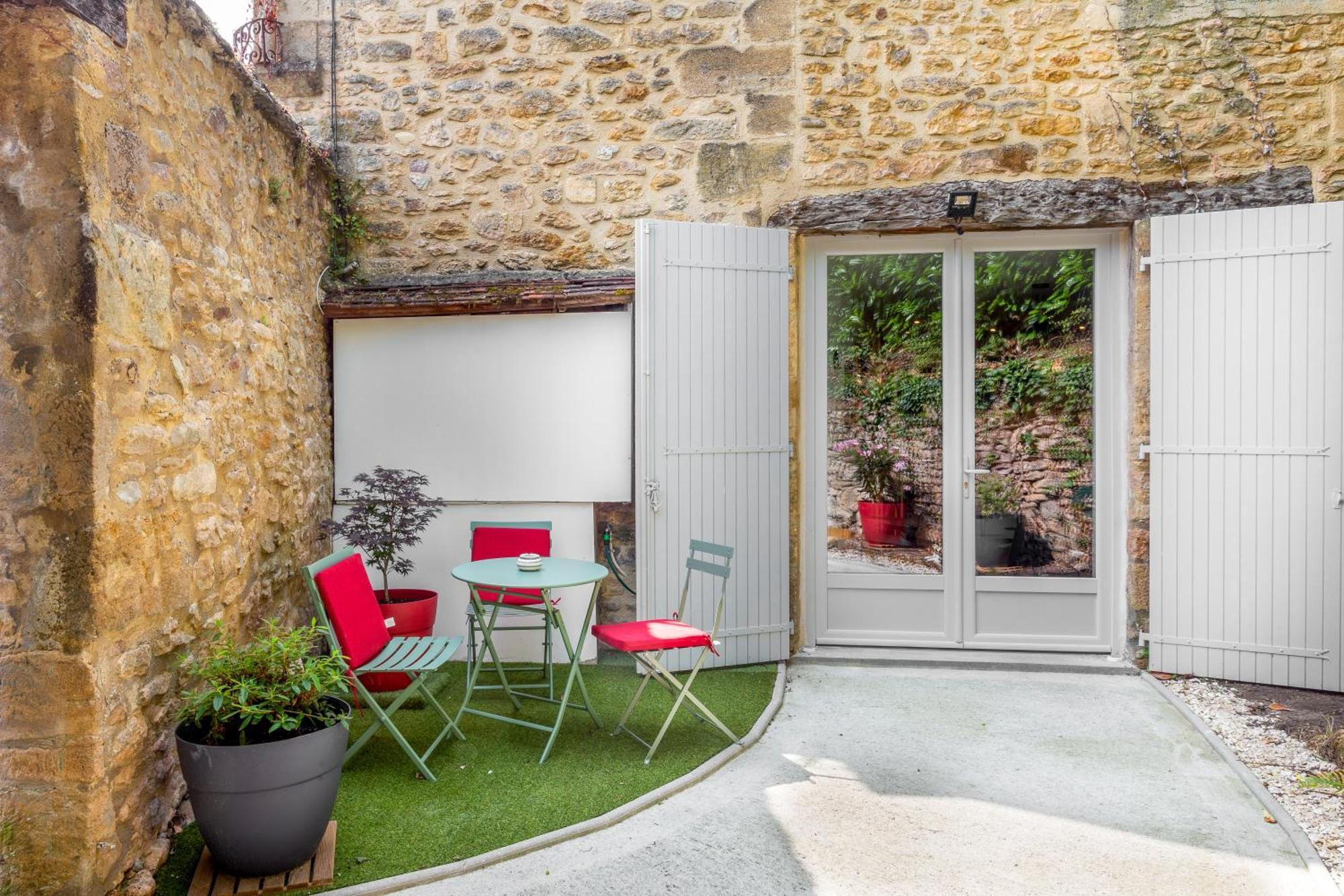 Le Pecharmant - Lescapade Medievale Sarlat Exterior foto